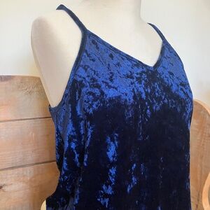 Blue Crushed Velvet RO + DE V-Neck Tank